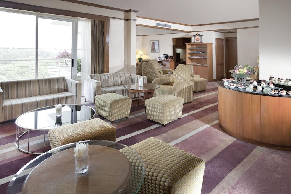 Dorsett Grand Labuan Exterior foto